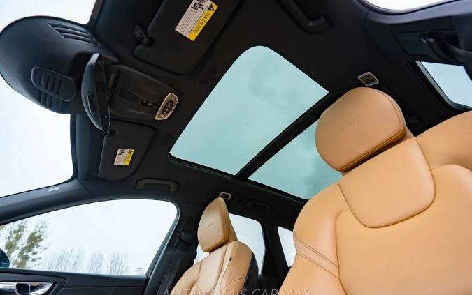 Volvo XC 60 cena 156000 przebieg: 56000, rok produkcji 2019 z Białystok małe 781
